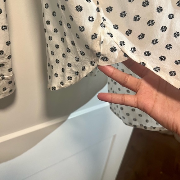 Medallion pattern button down, medium - Picture 4 of 4